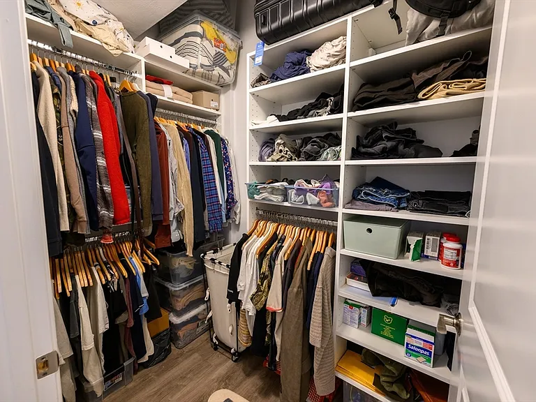 320 Middlesex Ave #B403 — Photo 8