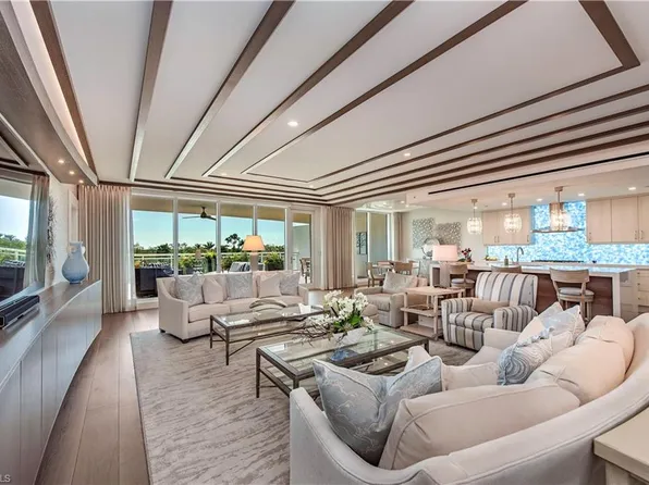 13915 Old Coast RD #302, NAPLES, FL 34110