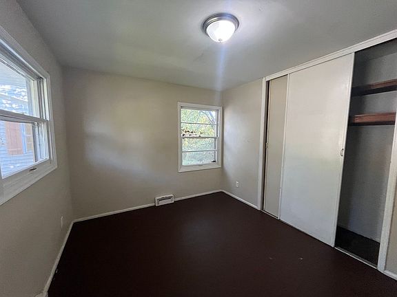 3rd image of 238 Estridge Rd