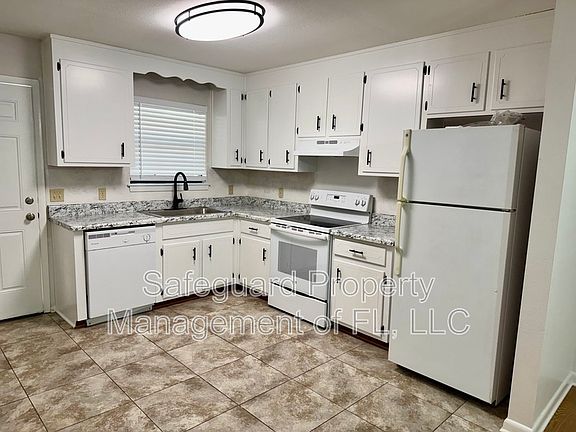 2nd image of 4167 Ravenwood Dr