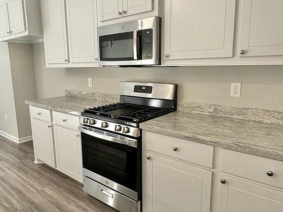5th image of 2055 Pebble Creek Dr