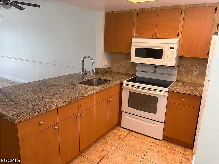 2700 Park Windsor Dr #713 — Photo 3
