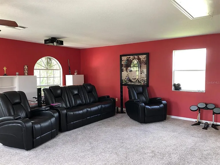 2226 Westbourne Dr — Photo 30