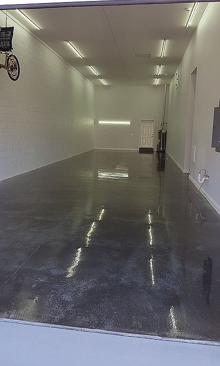 2nd image of 33 Gardens View Dr