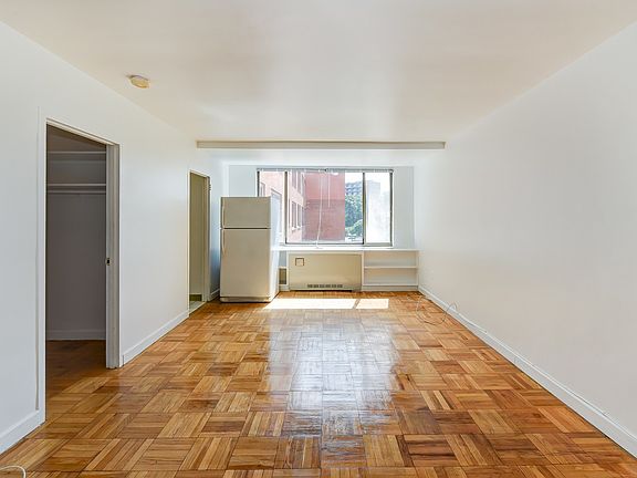 2nd image of 1111 Arlington Blvd APT 713