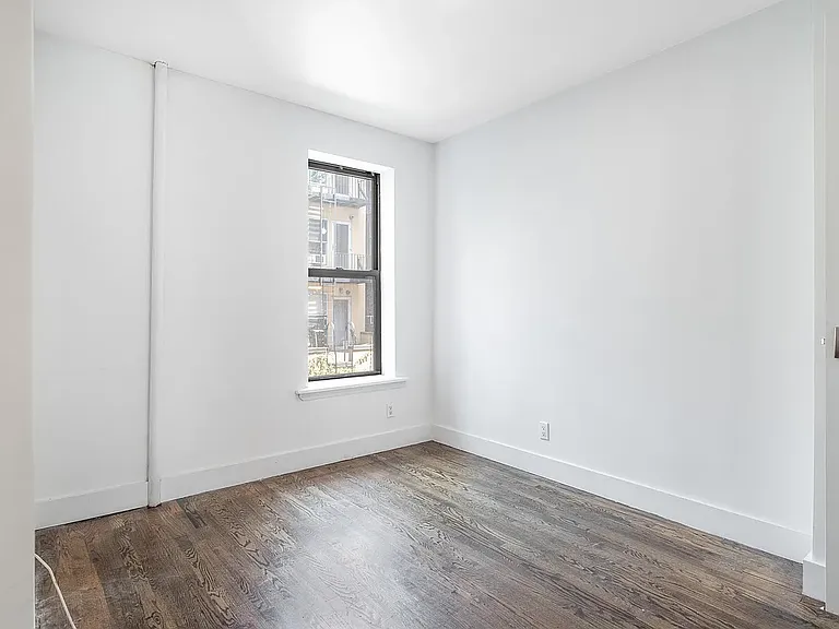 117 E 7th St #2D — Photo 6