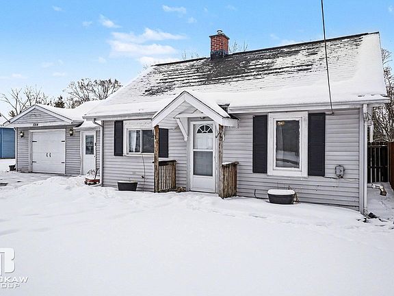 2nd image of 1084 Midland Rd