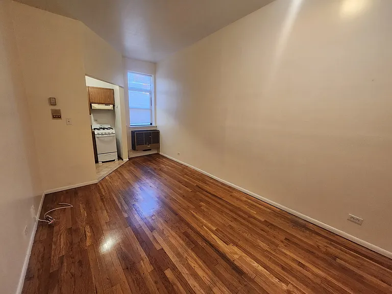 126 E 83rd St #2E — Photo 2