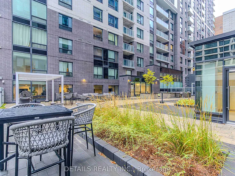 340 Queen St #1008 — Photo 25