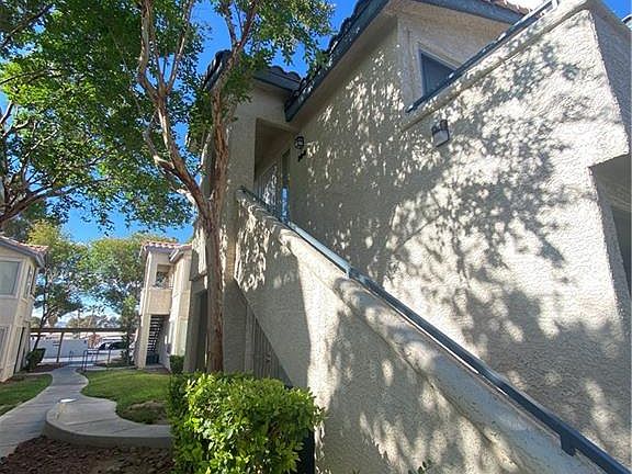 2nd image of 3152 Tarpon Dr Unit 204