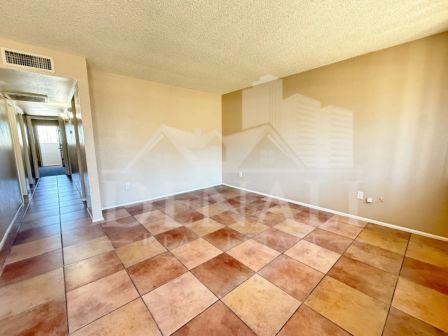 3 bed, 2.0 bath, 1106 sqft, $995 — Photo 3