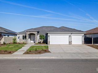 7516 Ruthburg Way, Bakersfield, CA
