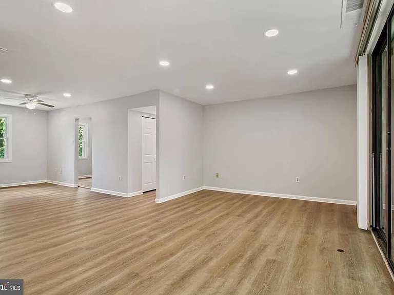 728 Quince Orchard Blvd #201 — Photo 3