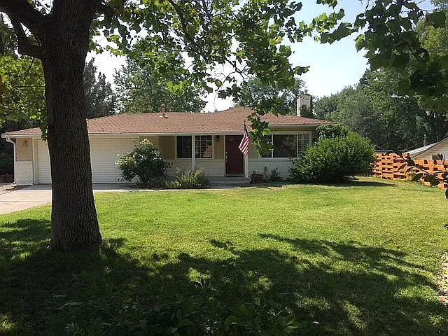 1895 Benjamin Franklin Dr photo 1