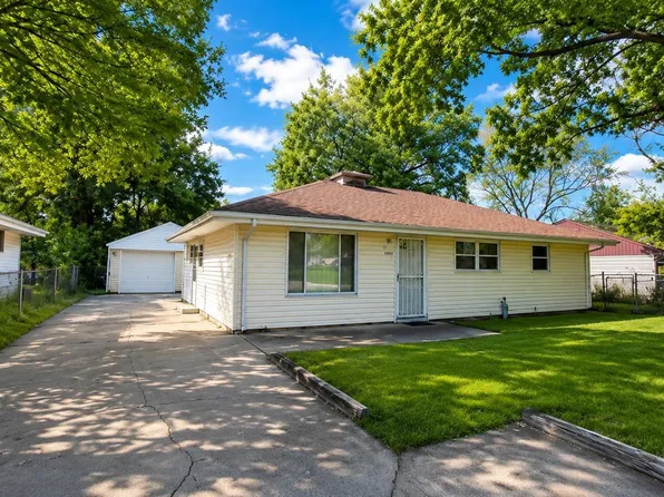 5504 N Renwood Ave, Peoria, IL 61614