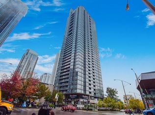 15 Fort York Blvd #1510, Toronto, ON M5V 3Y4