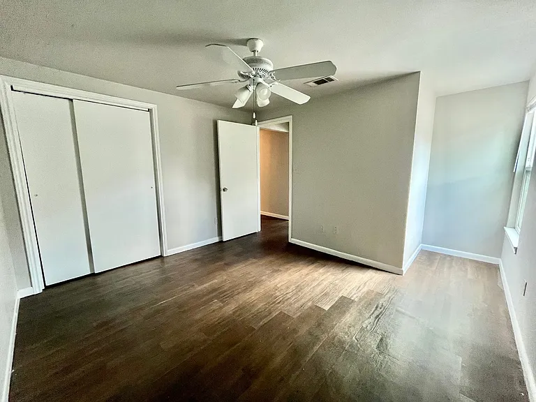5101A Guadalupe St W — Photo 24