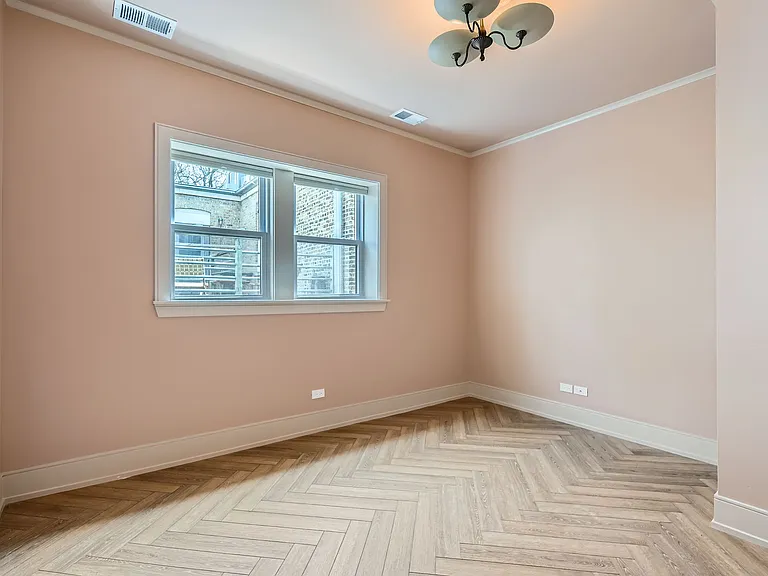 2704 W Argyle St #G — Photo 11
