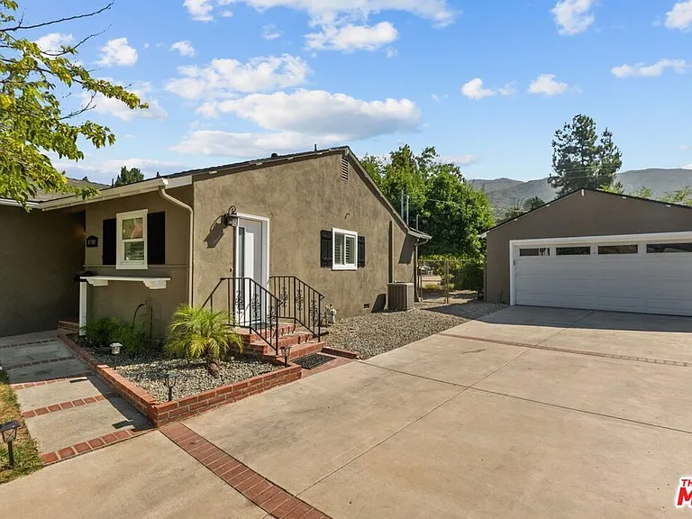 10780 Deliban St — Photo 15