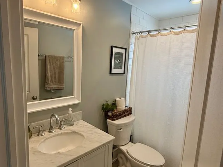 410 E Atwater Ave — Photo 5