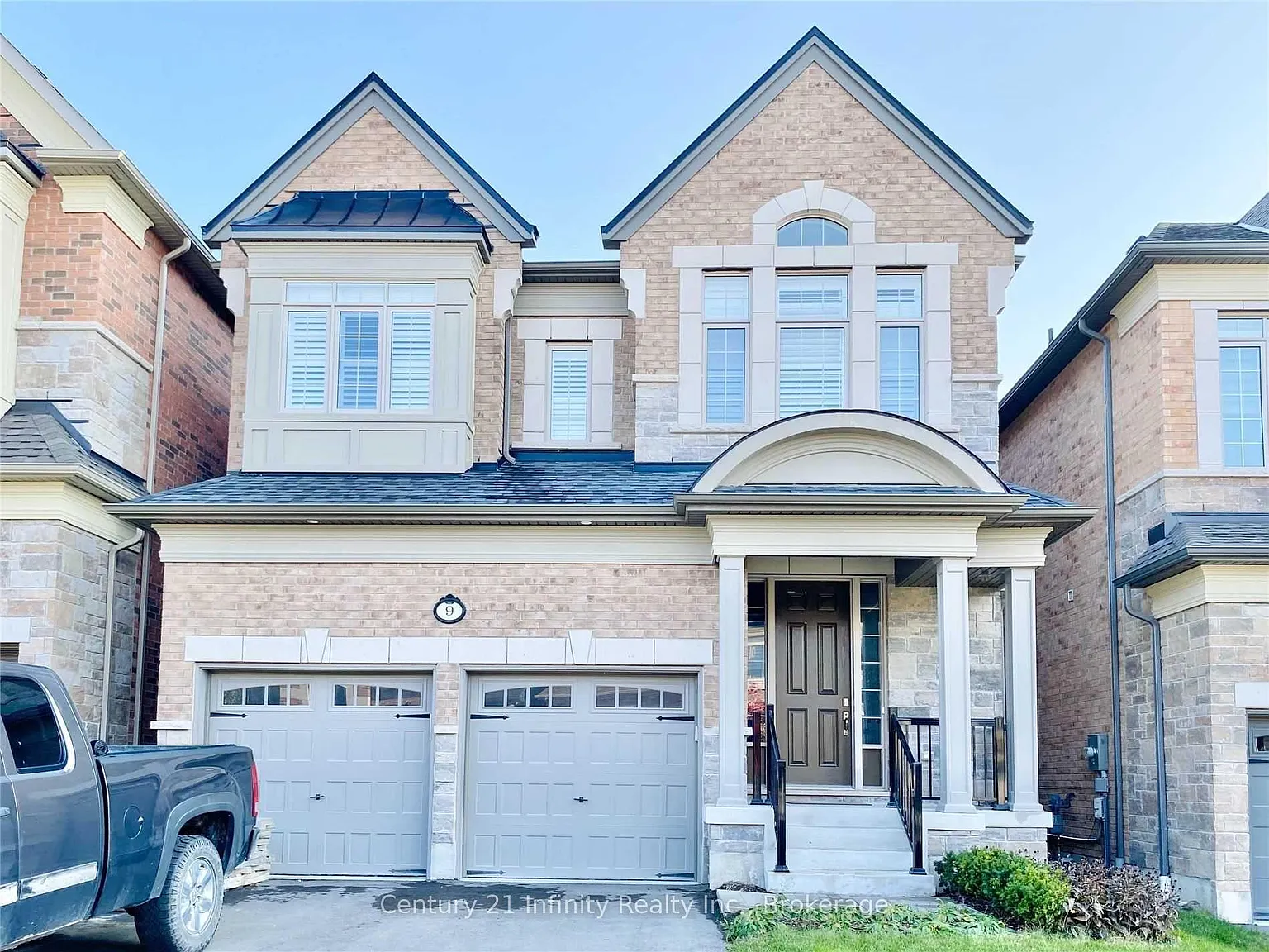 4 bed, $4,000 — Photo 1