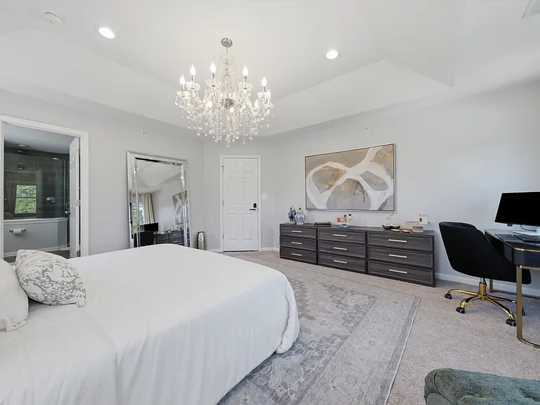 130 Waterbury Cir — Photo 30