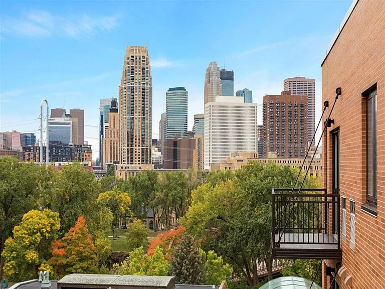 The M on Hennepin — Photo 102