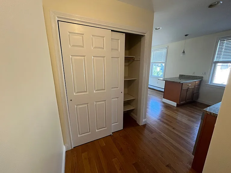 17 Cutler St — Photo 8