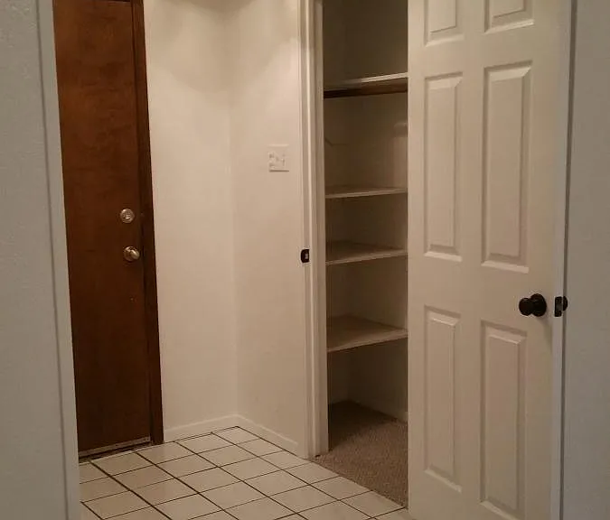 6017 Robin Dr — Photo 5