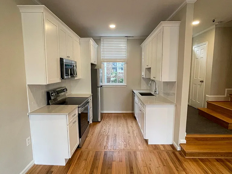 213 S Union St — Photo 10