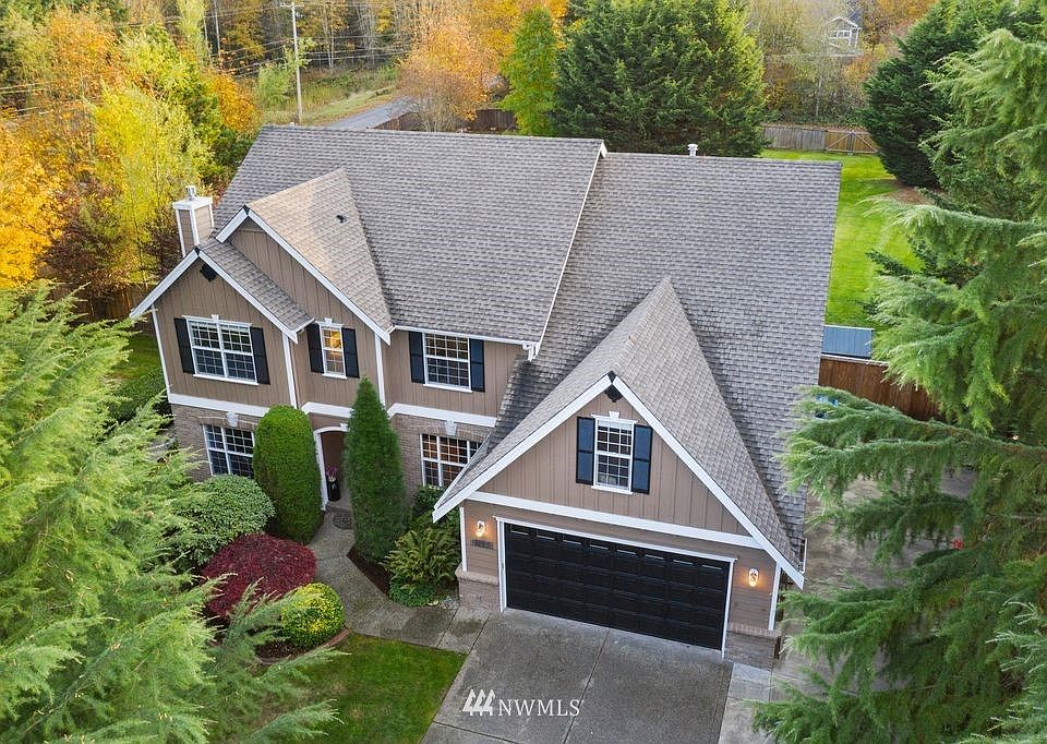 Lovely Home located in Desirable Bridlecreek.