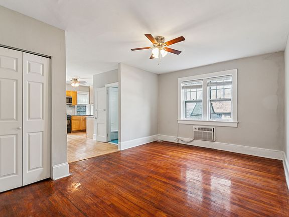 2nd image of 2254 Bryn Mawr Ave #C2