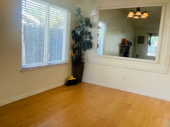 341 Lorenz Dr, Oakley, CA 94561