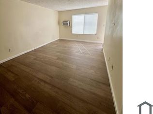 938 Mesa Verde Ave APT B, Corona, CA 92878