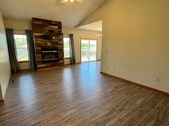 3rd image of 2214 Elk Ct