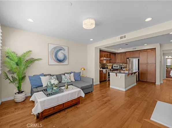 80 Full Moon, Irvine, CA 92618