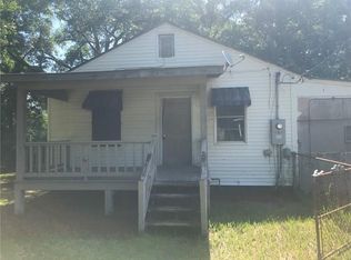 37 Gulf St, Chickasaw, AL 36611