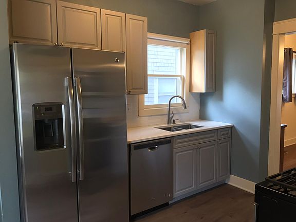 2nd image of 4220 Greenwood Pl
