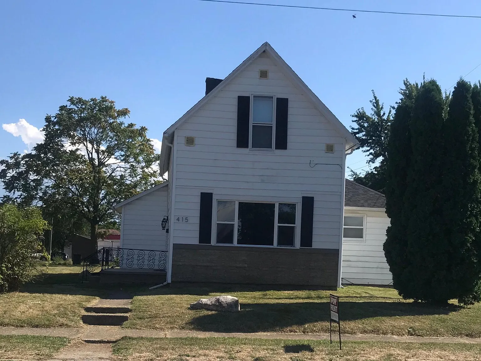 415 E Monroe St — Photo 1
