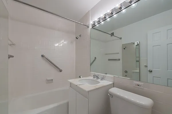 Rented by Solow Realty | media 10