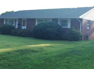 8 Harris Rd, Athens, OH 45701