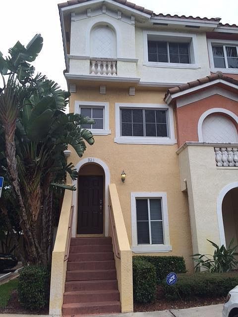1st image of 321 Bayfront Dr