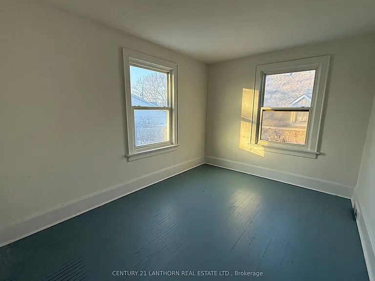 47 King St #4 — Photo 9