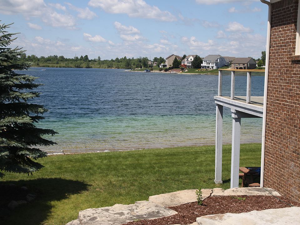 2nd image of 561 Eastlake Trl
