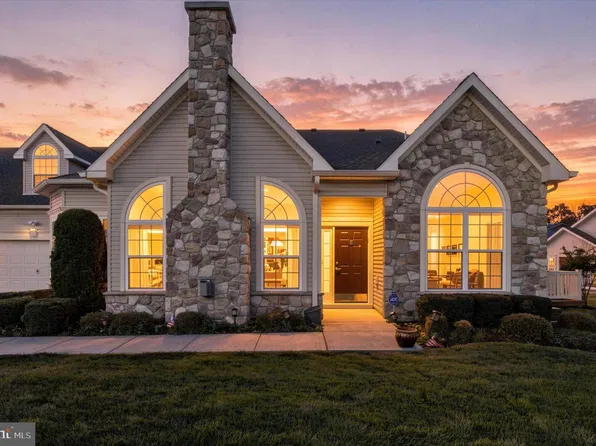 162 Fairway Dr #162, Warminster, PA 18974