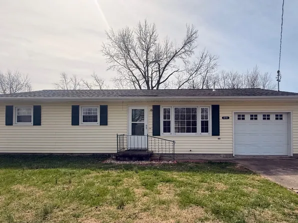 215 E Harmon Ave, Olney, IL 62450