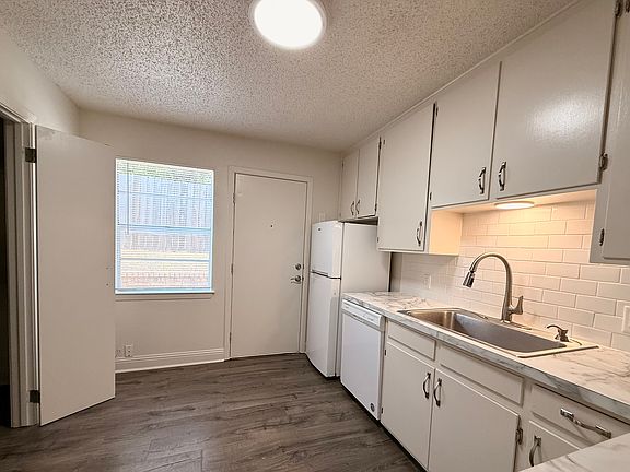 3rd image of 601 Avenue G #A