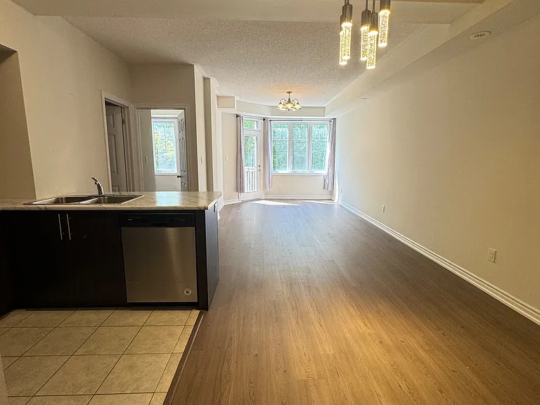 1 Eaton Park Ln #14 — Photo 2