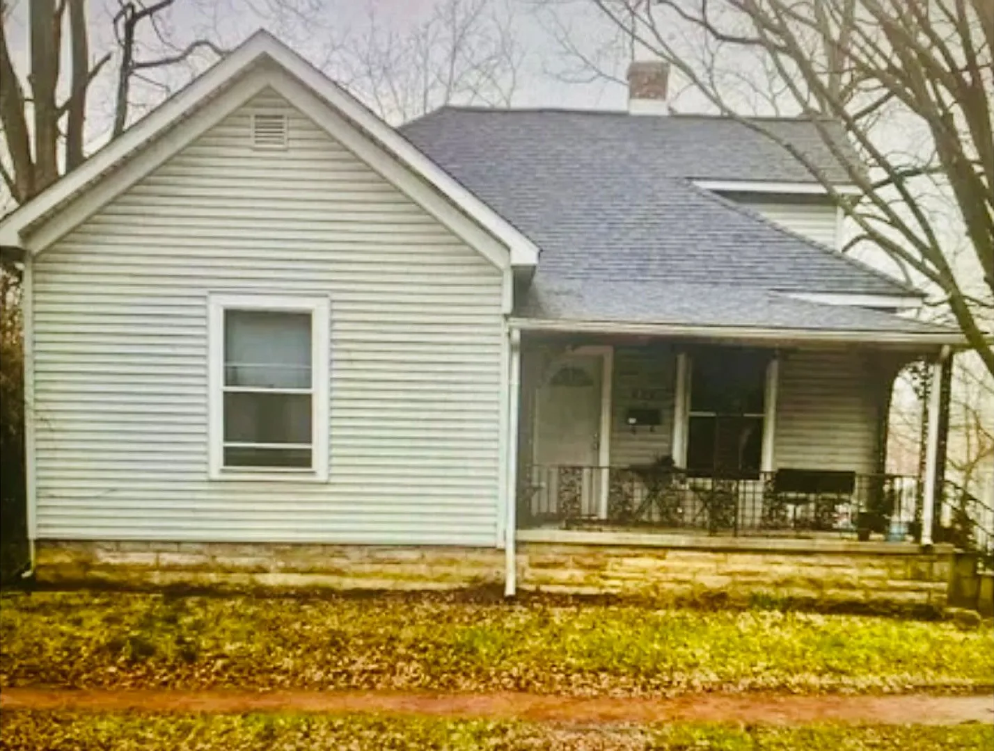 Newley Renovated 4BR - 2BA - South Campus! — Photo 1