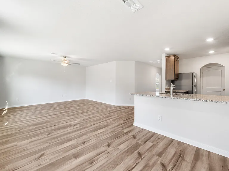College Park — Photo 15